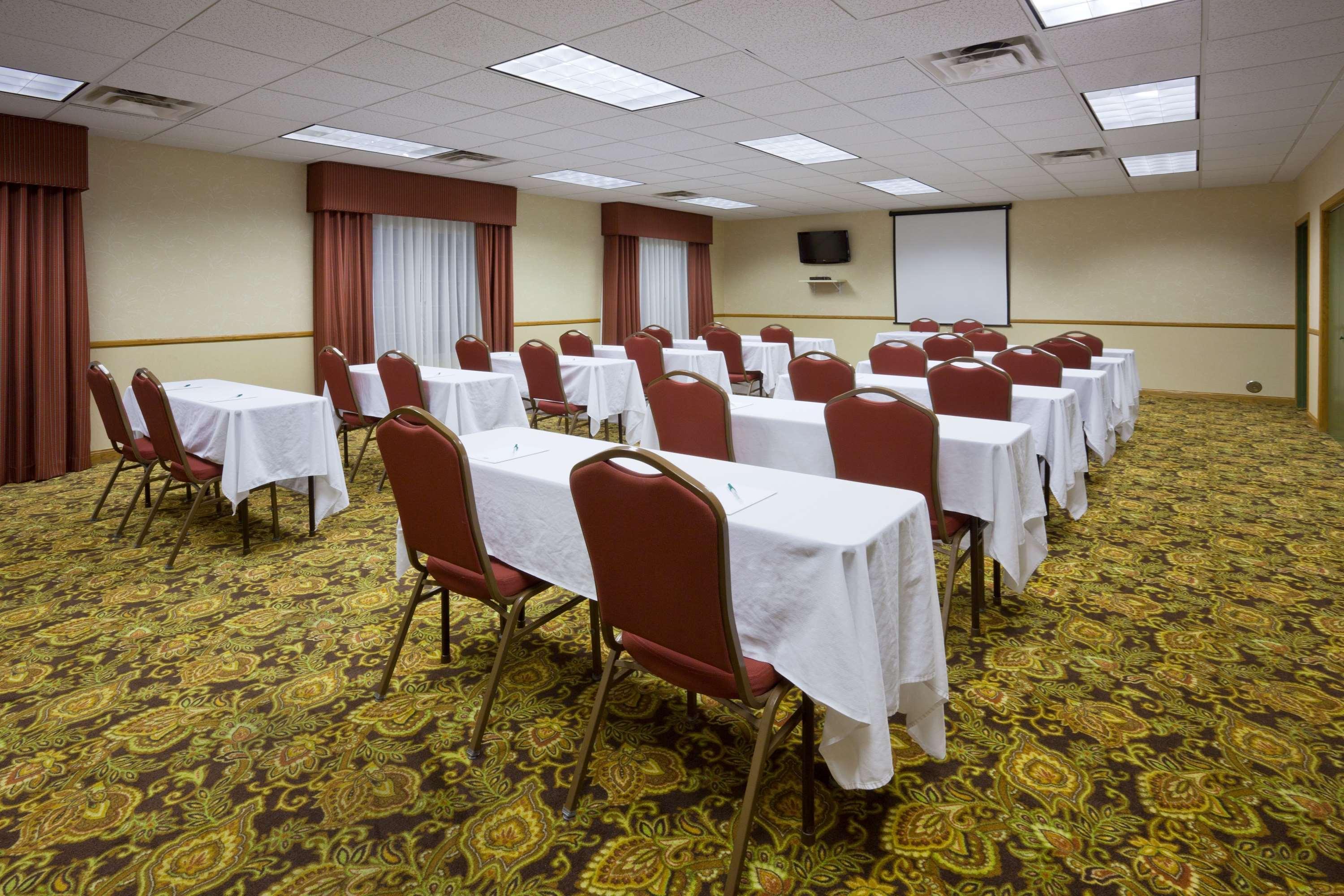 Country Inn & Suites By Radisson, Watertown, Sd Экстерьер фото