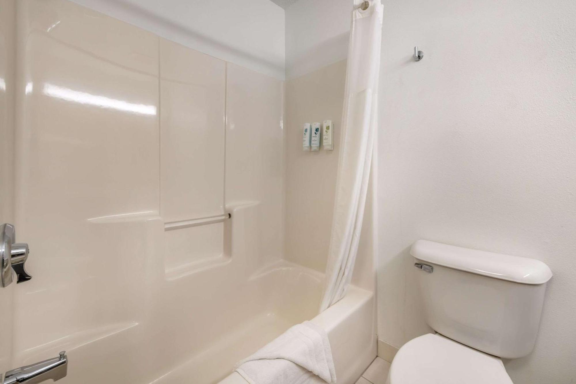 Country Inn & Suites By Radisson, Watertown, Sd Экстерьер фото